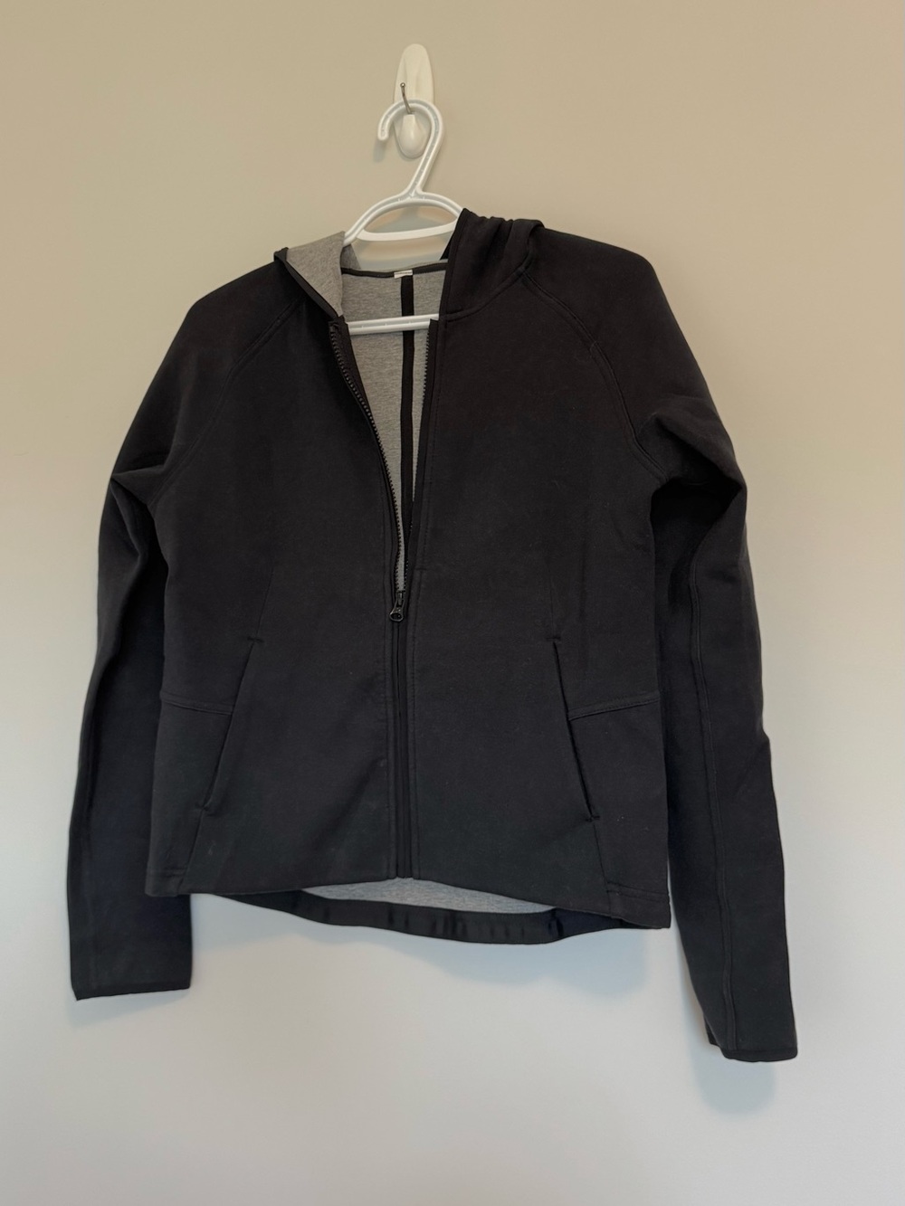 Lululemon City Bound Hoodie
Black / Heathered Medium Grey